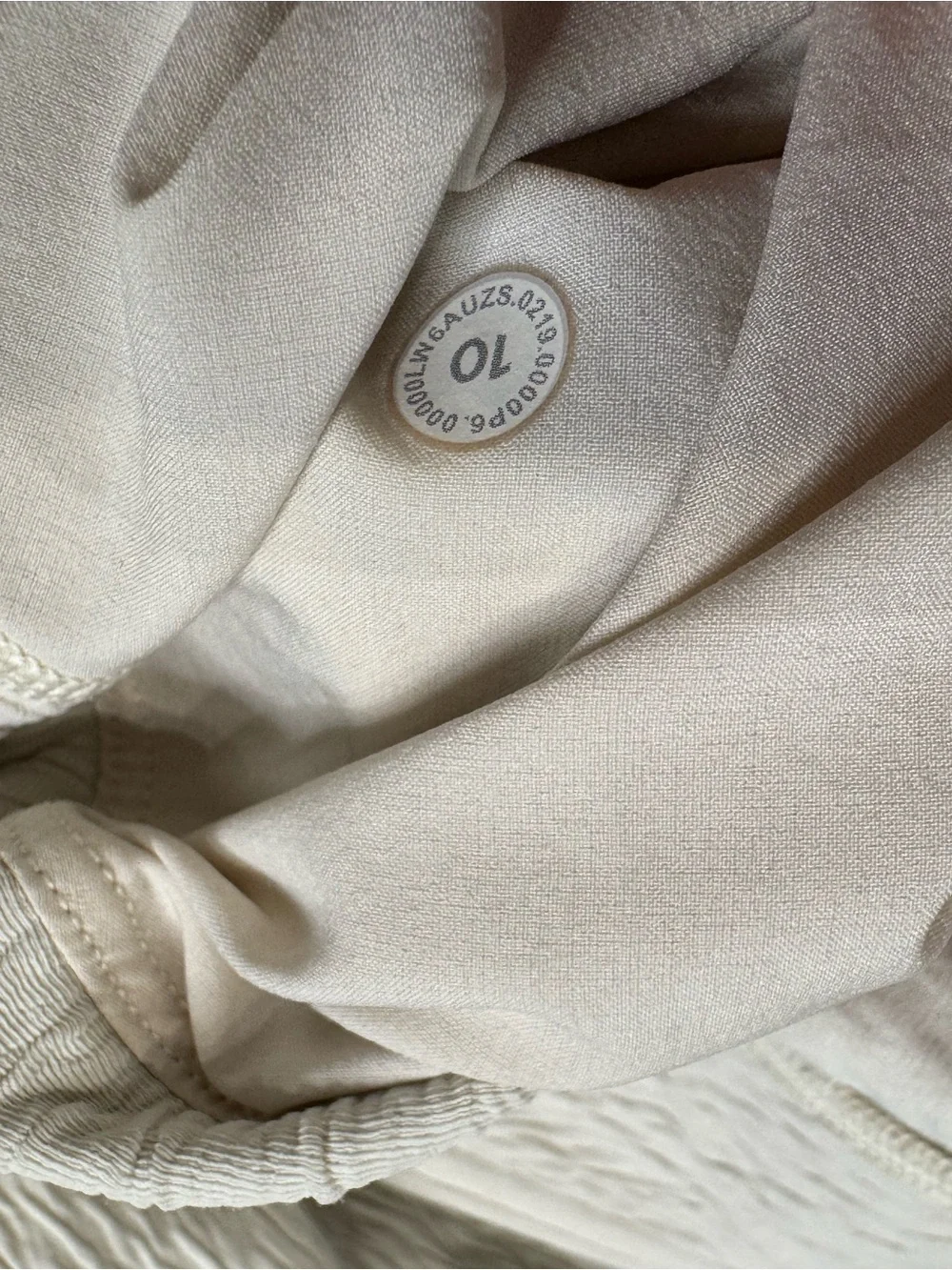 lululemon athletica Textured Cream Ribbed Gaucho Pants 1067